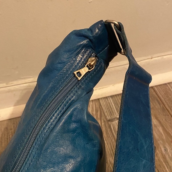 M0851 Half Moon Hobo leather bag - Picture 11 of 15